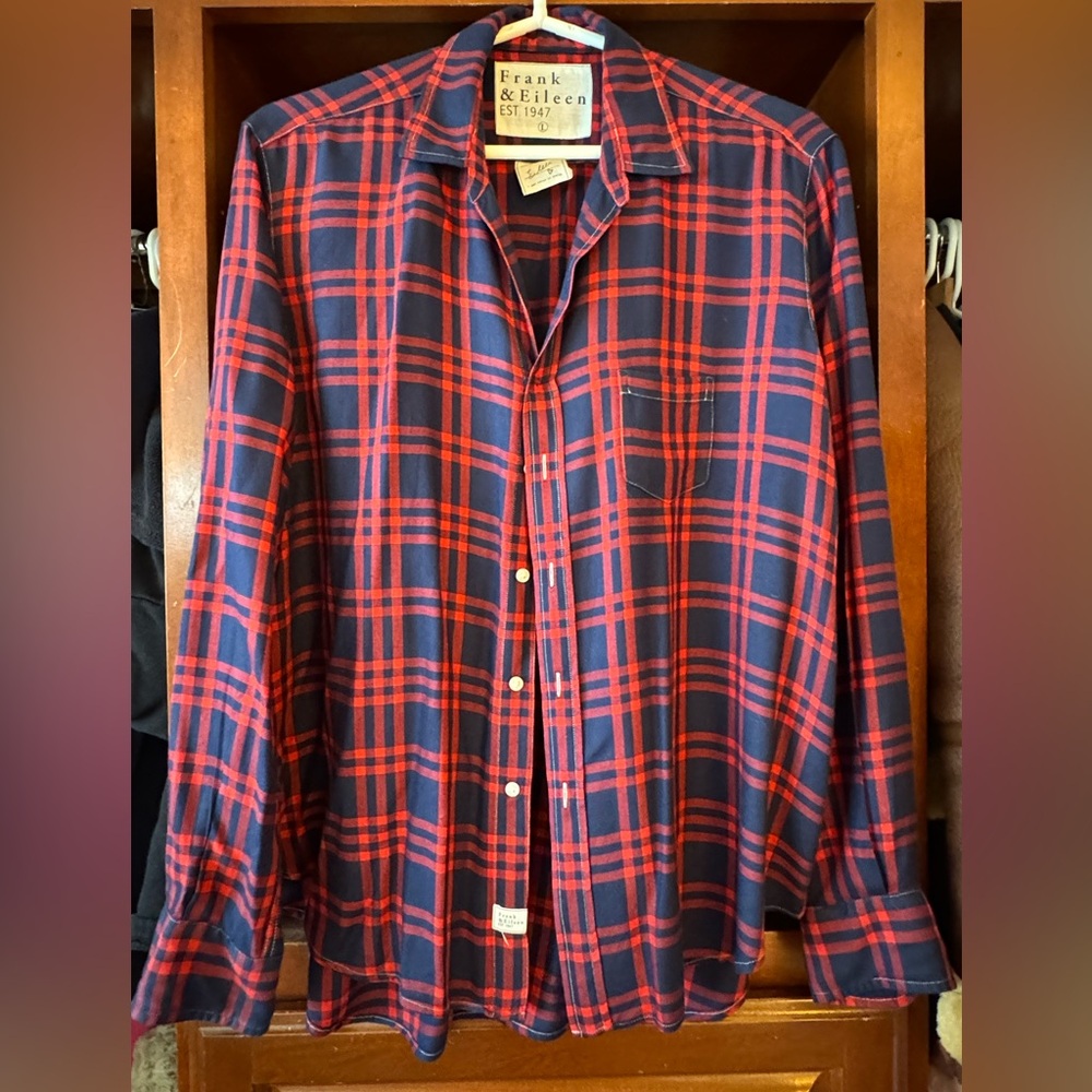 Women’s Frank & Eileen button up Flannel. Size L. 100% Modal.